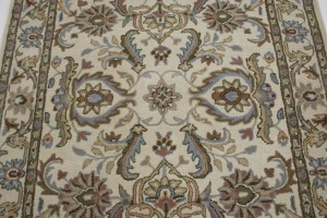 Traditional Cream 4X6 Agra Oriental Rug