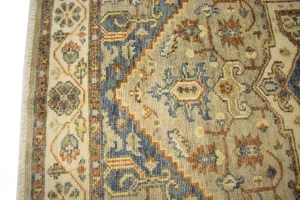Cream/Beige Tribal 6X9 Heriz Serapi Oriental Rug