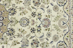 Cream Floral 8X10 Indo-Nain Oriental Rug