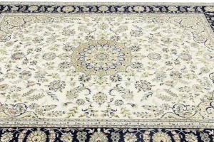 Cream Floral 8X10 Indo-Nain Oriental Rug