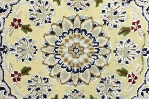 Cream Floral 8X10 Indo-Nain Oriental Rug