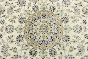 Cream Floral 8X10 Indo-Nain Oriental Rug