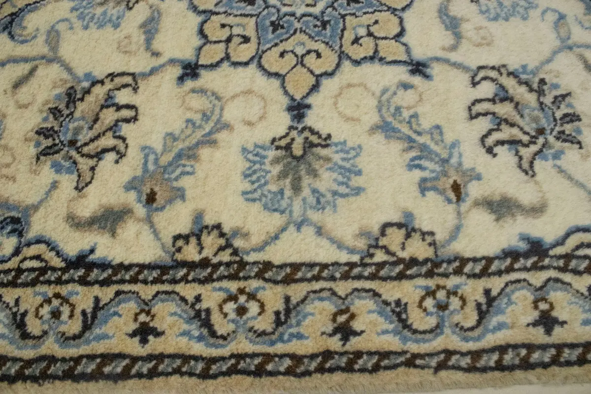 Cream Floral 3X4 Indo-Nain Oriental Rug