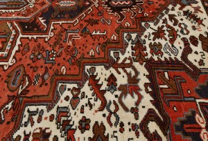 Vintage Traditional Geometric 8X11 Heriz Persian Rug